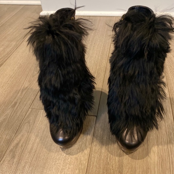 Rare! Authentic Gucci BLACK Leather/Alpaca Fur Platform Ankle Boot (Size 37) - Picture 3 of 6